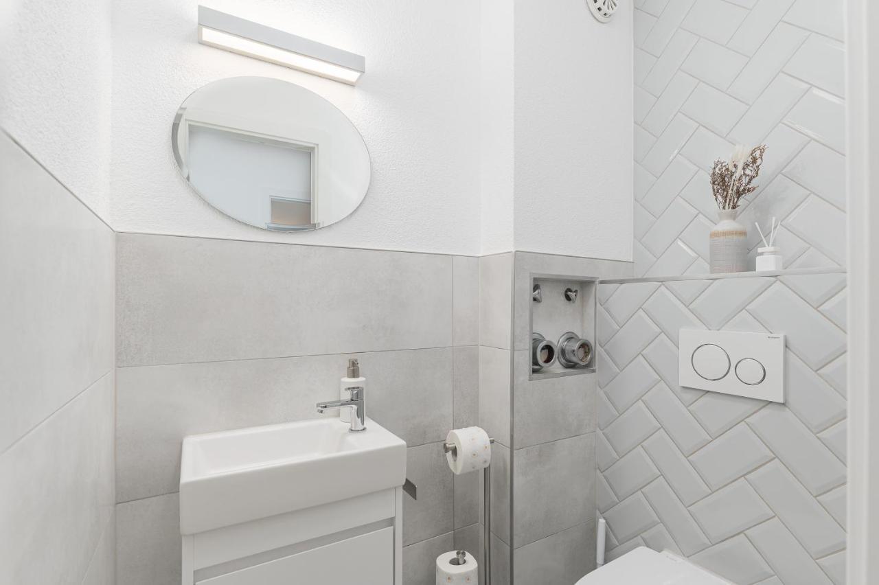 Cruwzo - Fantastic With Balcony And Parking Apartment *